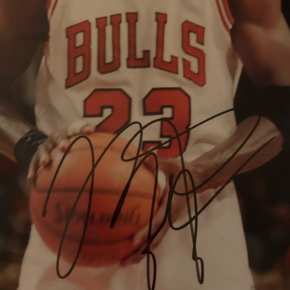 Michael Jordan signed ✍🏼 reprint - Picture 2 of 2